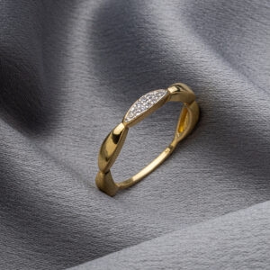ANEL NAVETE POLIDA CRAV CENTRAL SEMIJOIA BANHADA OURO 18K