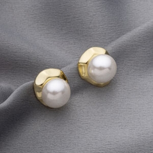BRINCO MOSAICO POLIDO PEROLA CENTRAL SEMIJOIA BANHADA OURO 18K