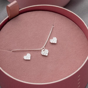 (KIT) CONJUNTO CORAÇÃO DIAMANTADO SEMIJOIA BANHADA PRATA 45CM